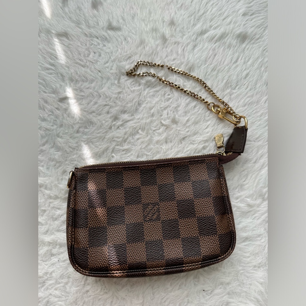 Louis Vuitton Mini Pochette